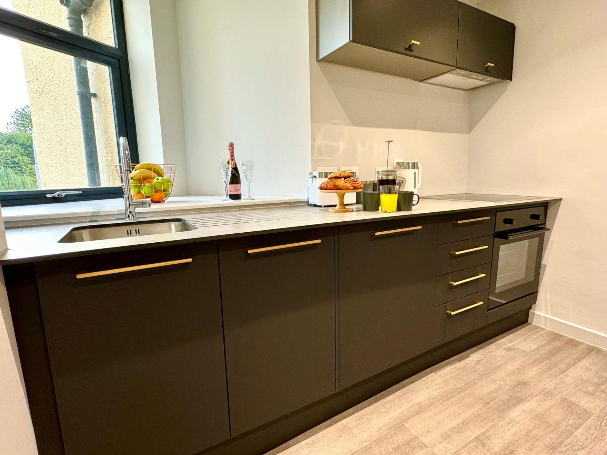 Amazing Large 3 Bedroom Apartment - Sleeps 8! Bournemouth Eksteriør bilde