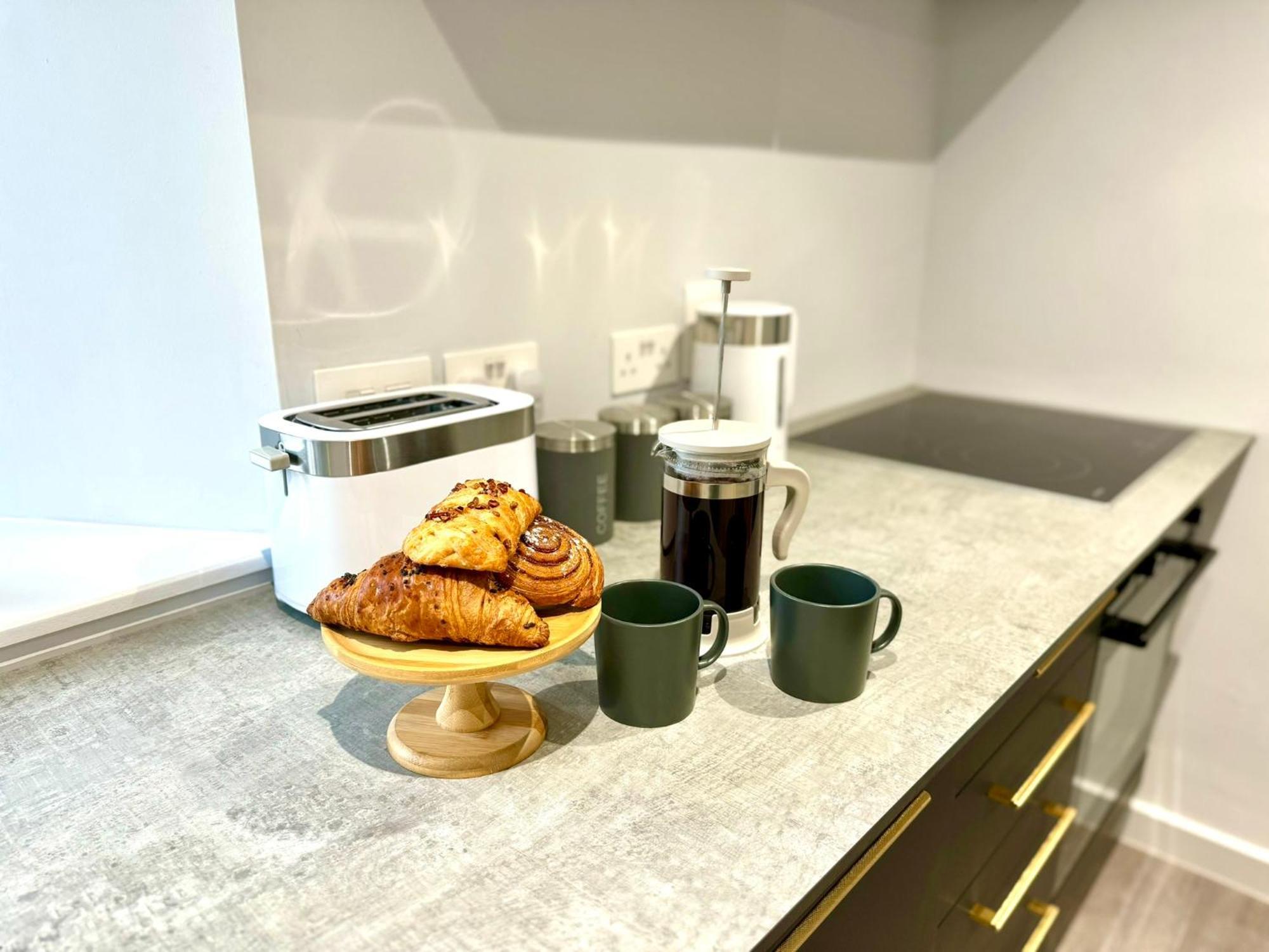 Amazing Large 3 Bedroom Apartment - Sleeps 8! Bournemouth Eksteriør bilde