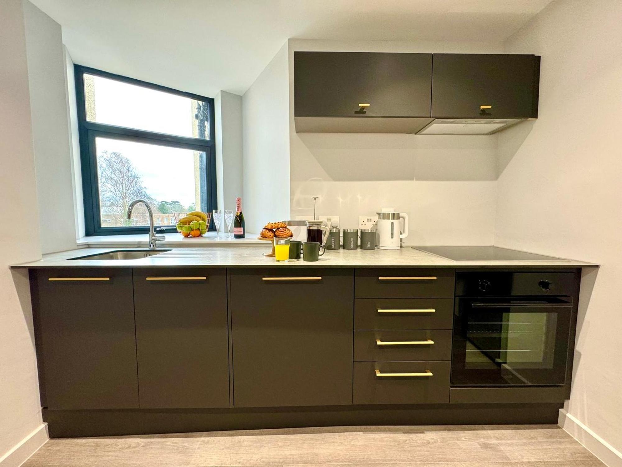 Amazing Large 3 Bedroom Apartment - Sleeps 8! Bournemouth Eksteriør bilde